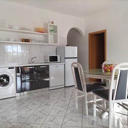 Apartments Podbarje 볼 외부 사진
